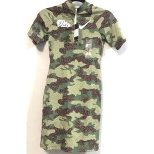 Nike Sportswear Short Sleeve Tight Fit Celadon Dress DC2783-369 Womens Size XS.